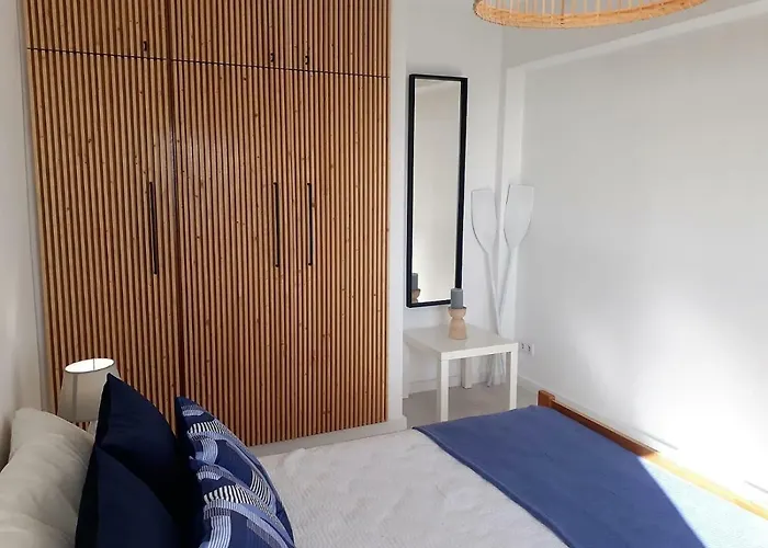 Atlantico 8- Vista Mar, Ar-condicionado, 80mt Praia, Wifi * Quarteira